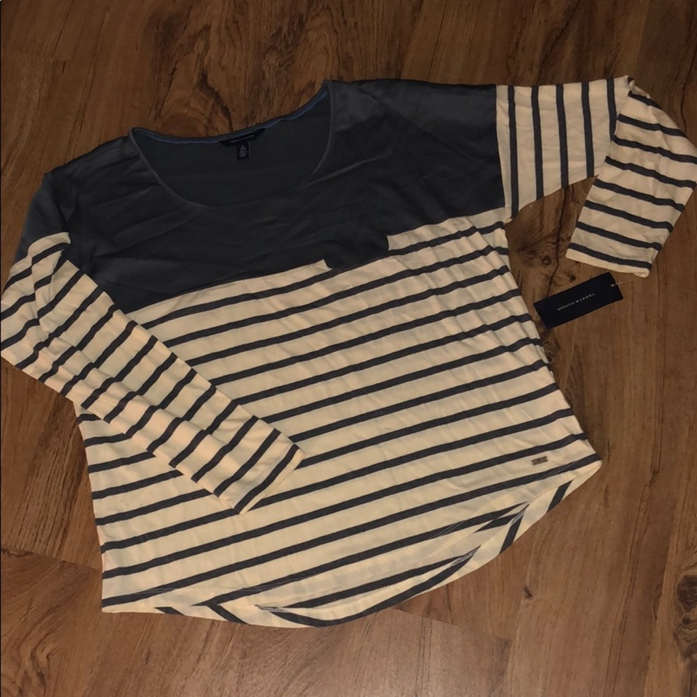 NWT! Women’s Tommy Hilfiger casual 3/4 sleeve top